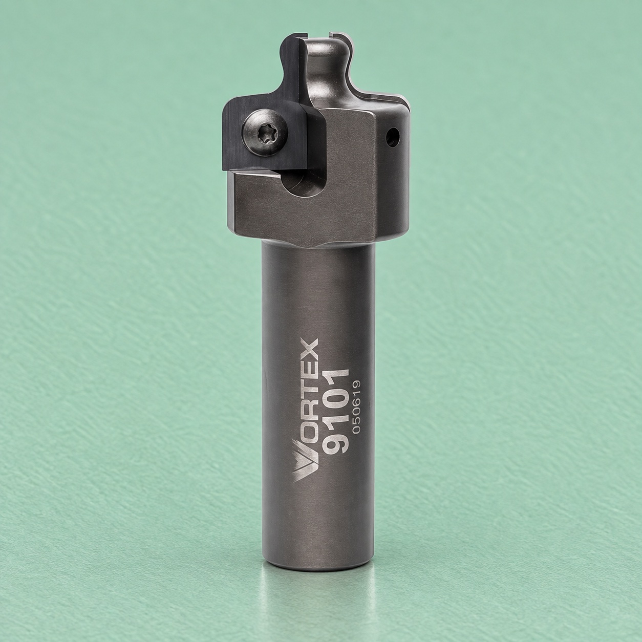 Indexable dovetail cutter with replaceable carbide insert