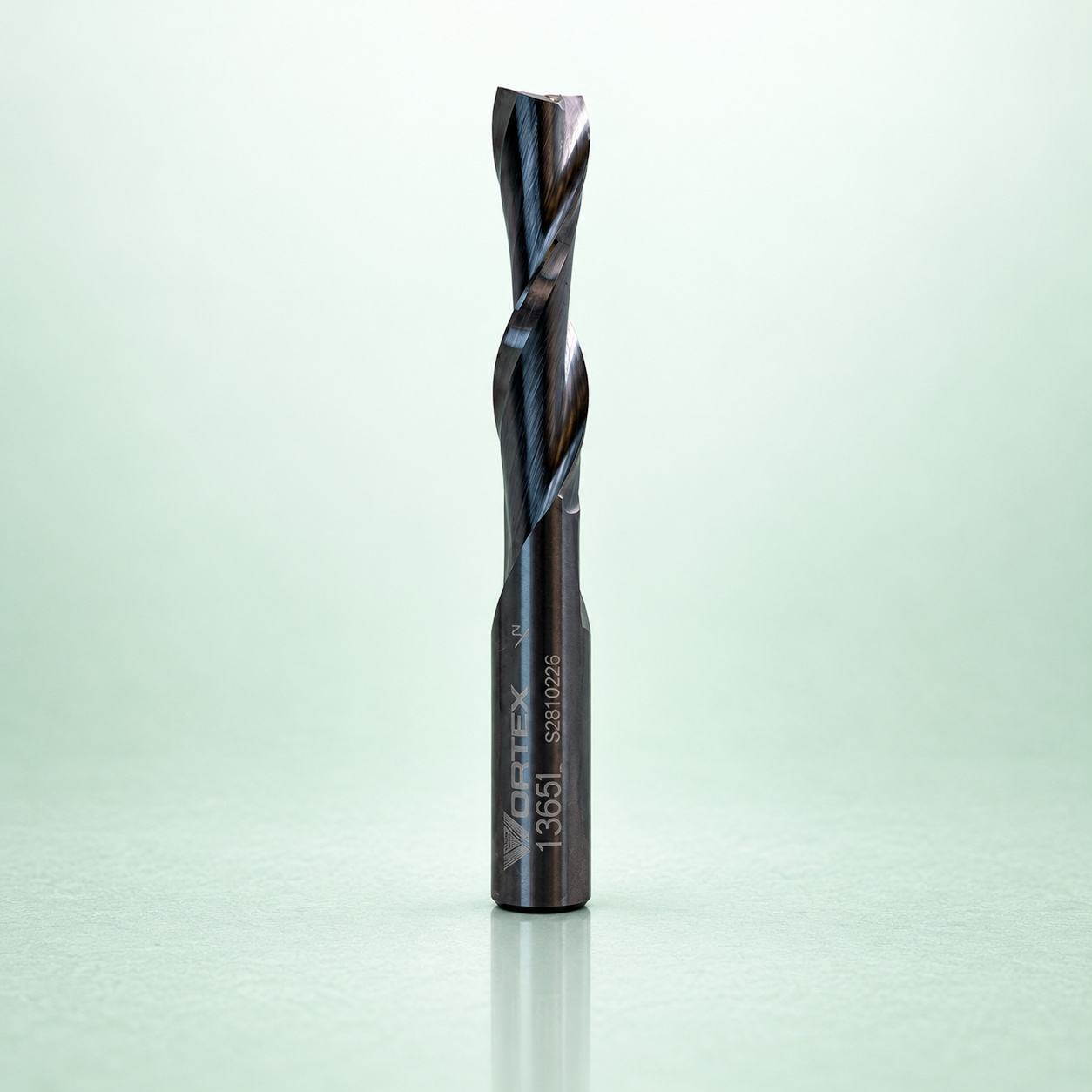 Heavy finishing spiral end mill, upright product view